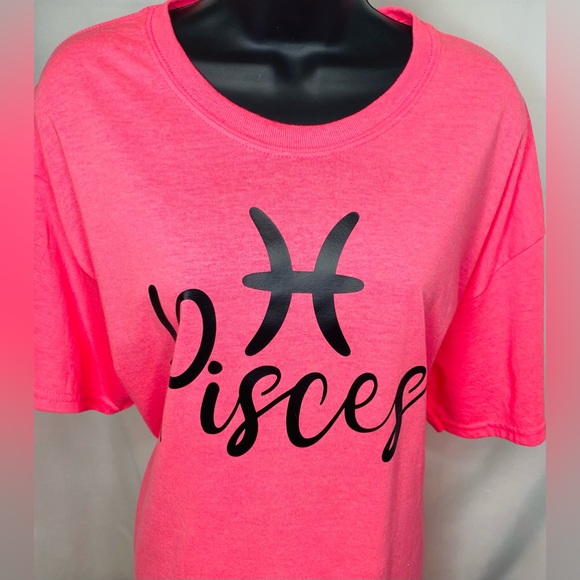 Dani Pisces Zodiac Tee - Picture 5 of 13